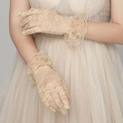 Floral Women's Lace Gloves Wrist Length Wedding/Party Driving Mittens Full Finger Gloves for Dinner Fancy Costume Accessories