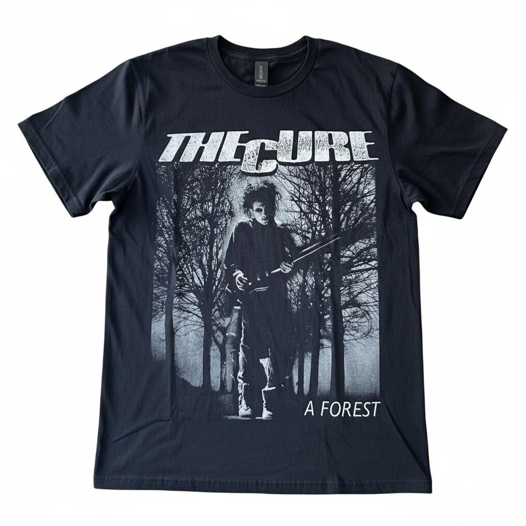 La T-shirt A Forest dei The Cure