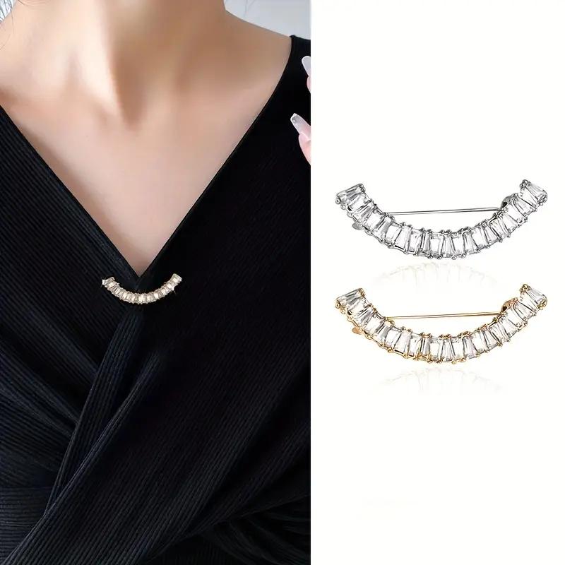 1PCS Simple Smile Brooch Anti-exposure Chest Buckle Clothing Collar Accessories Waist Change Artifact Waist Pin Scarf Buckle