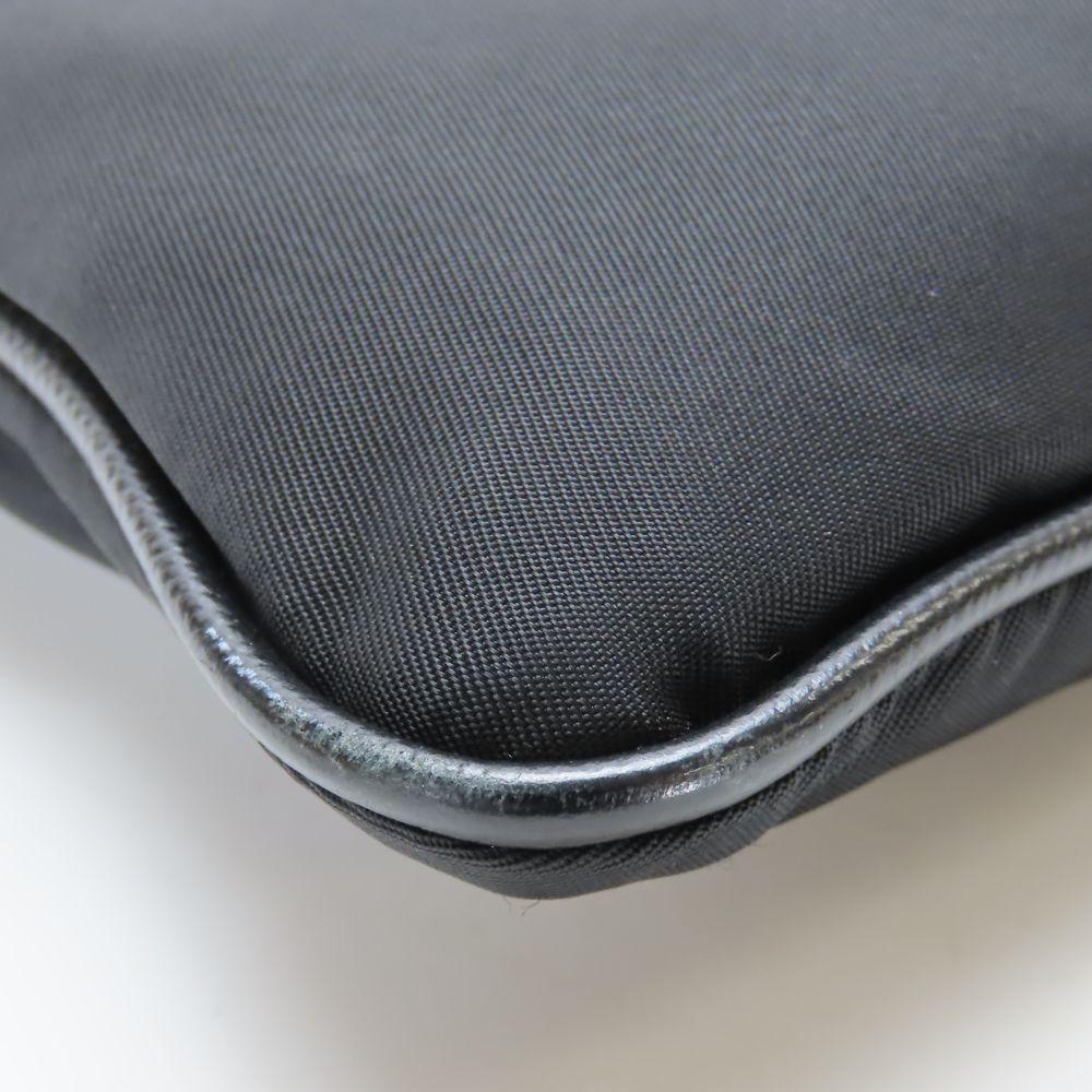 Gebrauchte PRADA Umhängetasche Test Nylon schwarz Dreieckige Platte