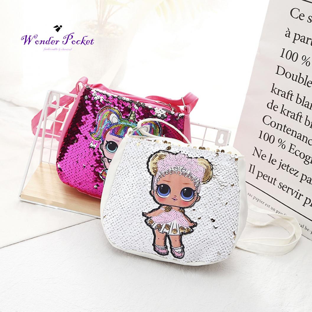 

Детская сумочка с блестками и аппликацией в виде куклы с наплечным ремнем