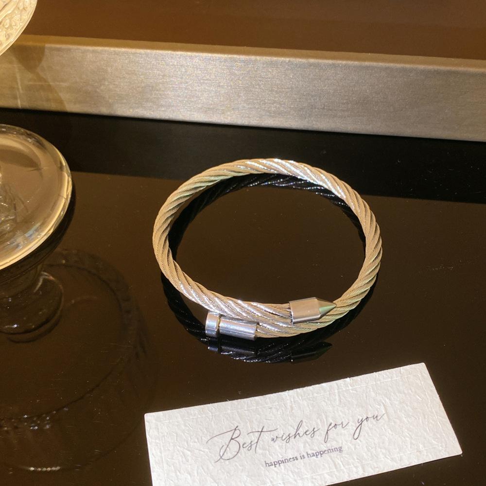 Einzigartiges Nischendesign, schlichtes Metall-Halsreifarmband, schlichter Ringhalsreif für weibliche Persönlichkeit, kaltes Halsketten-Accessoire