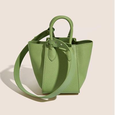 Borsa a secchiello alata in vera pelle da donna primavera/estate 2024