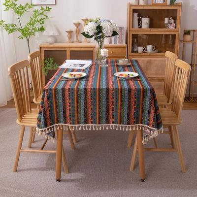Berühmte Tischdecke im ethnischen Stil mit Heißprägung und gestreifter Polyester-Baumwollquaste