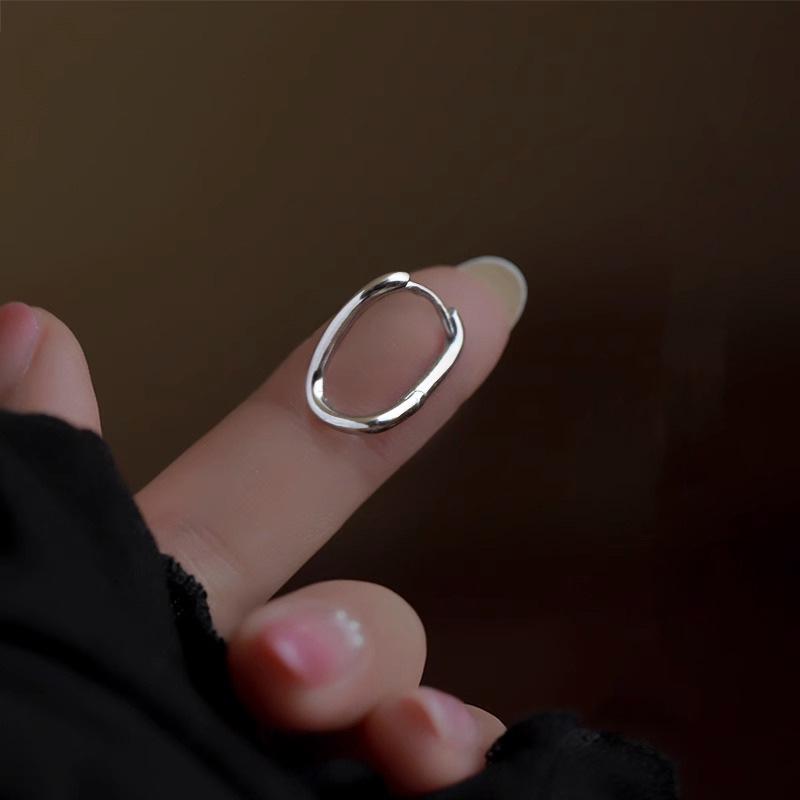2024 Women's Minimalist Irregular Hoop Earrings - High-End Niche Design Jewelry