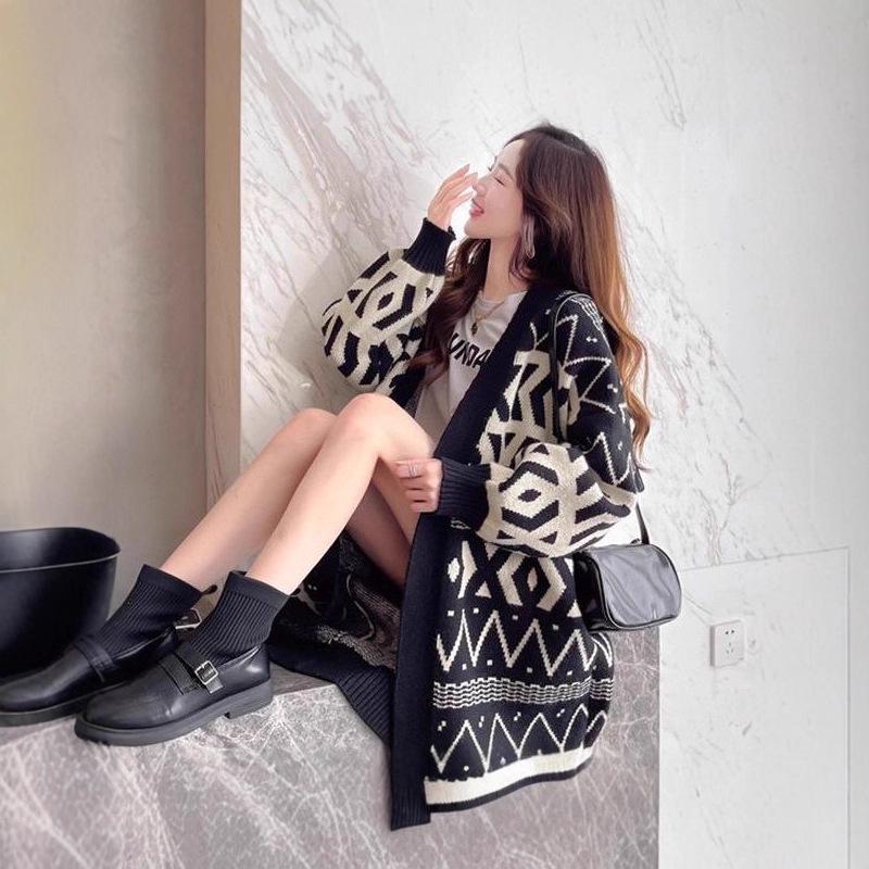2026 Korean Knit Cardigan: Women's Geometric Over-the-Knee, Slimming, Lazy Style for Spring & Autumn