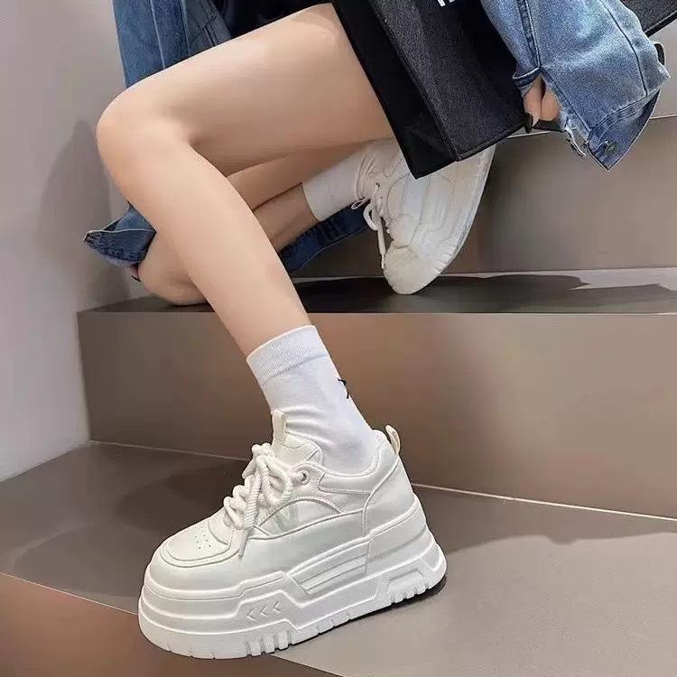 Dámské podzimní nové platformové ležérní tenisky se zvýšením vnitřní výšky černé dad shoes