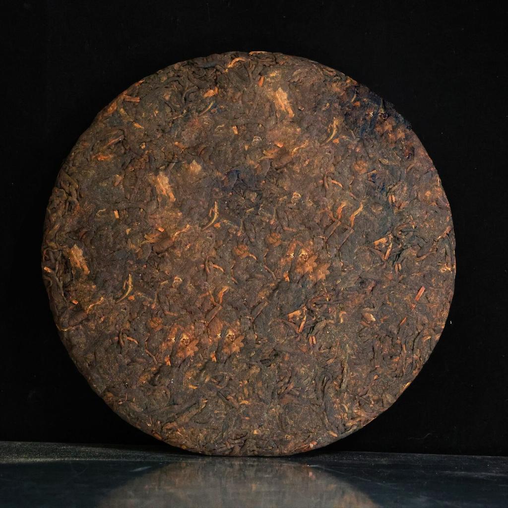 Pu'er Tea Ripe Tea Ripe Tea Icelandic Ripe Tea Palace Golden Bud Cake Tea 357g