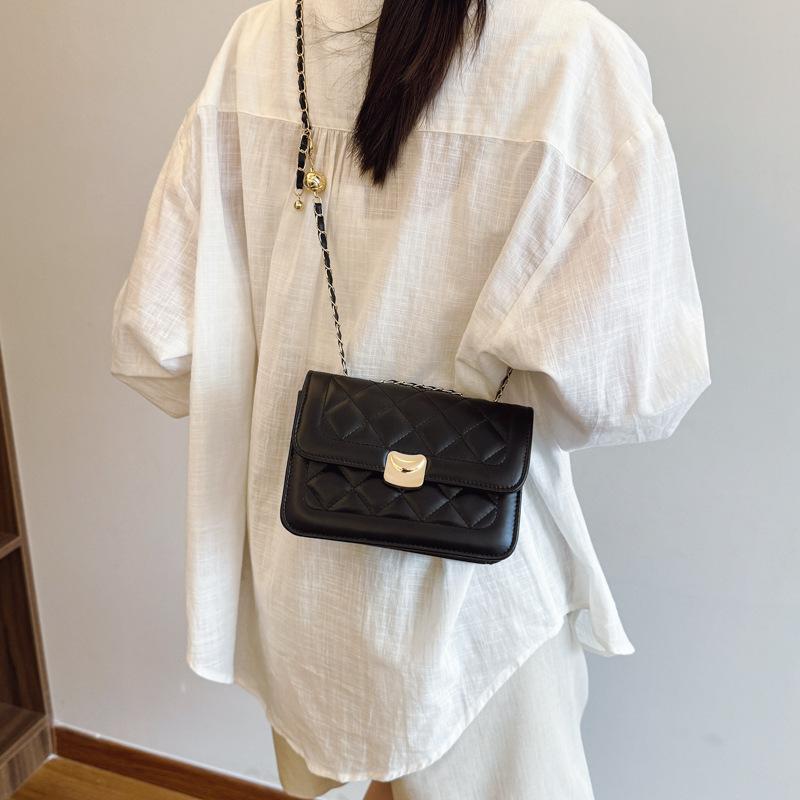 Rhombus Indentation Advanced Sense Foreign Style Versatile Small Square Bag Women's Fashion Casual Personality New Chain Messenger Bag