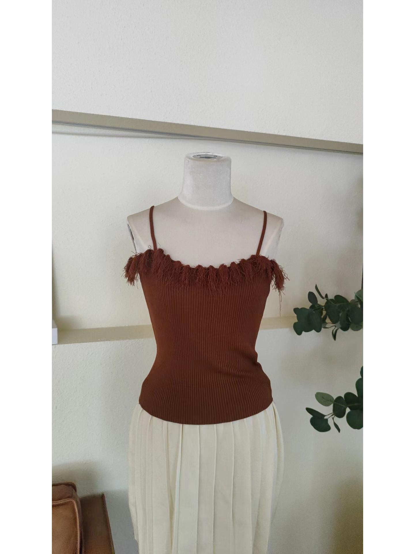 

Летний вязаный танк-топ бодикон на одно плечо с бахромой One Size [75-120]