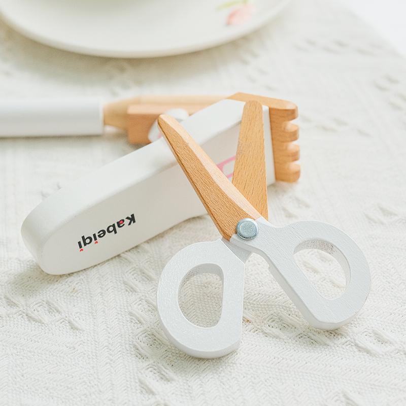 Wooden Pretend Play Makeup Toys Simulation Cosmetics Set Girls Play House Hairdressing Simulation Make Up Preschool Toys