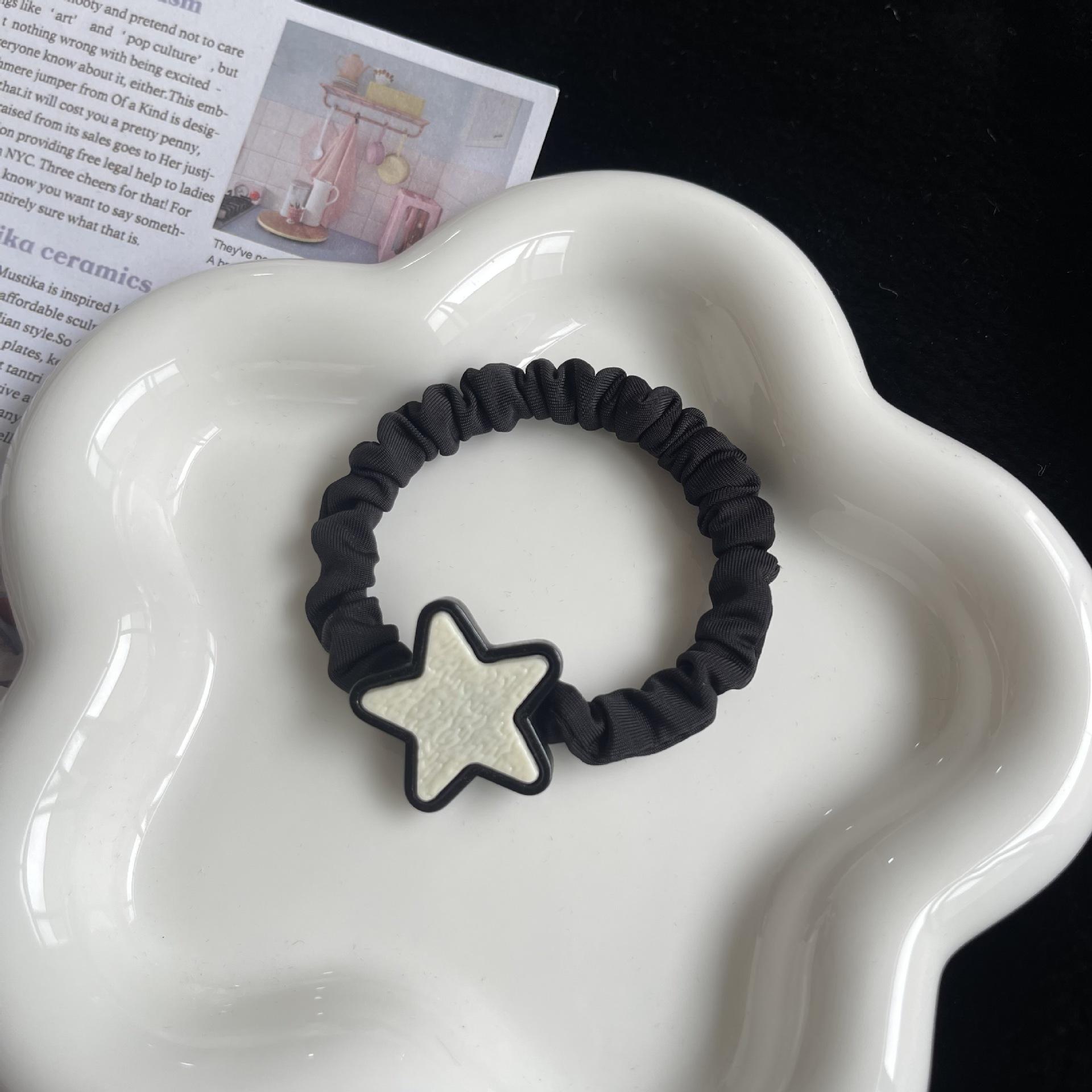 

Черно-белая резинка для волос Y2K со звездой - милая крутая девчонка, мультяшное кольцо для волос с сердечком, головной убор для хвостика в стиле Харадзюку с пятиконечной звездой.
