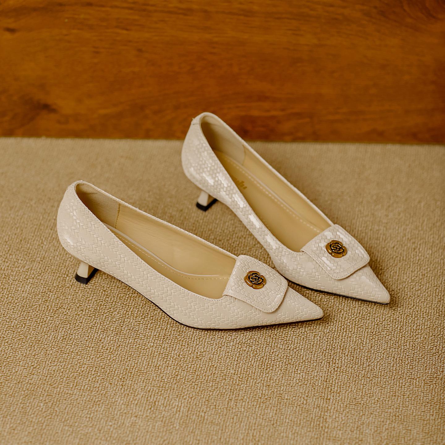 

Lady style elegant temperament high heels women s autumn new kitten heel not tired feet pointed head shallow mouth commuting single shoes 40 хаки