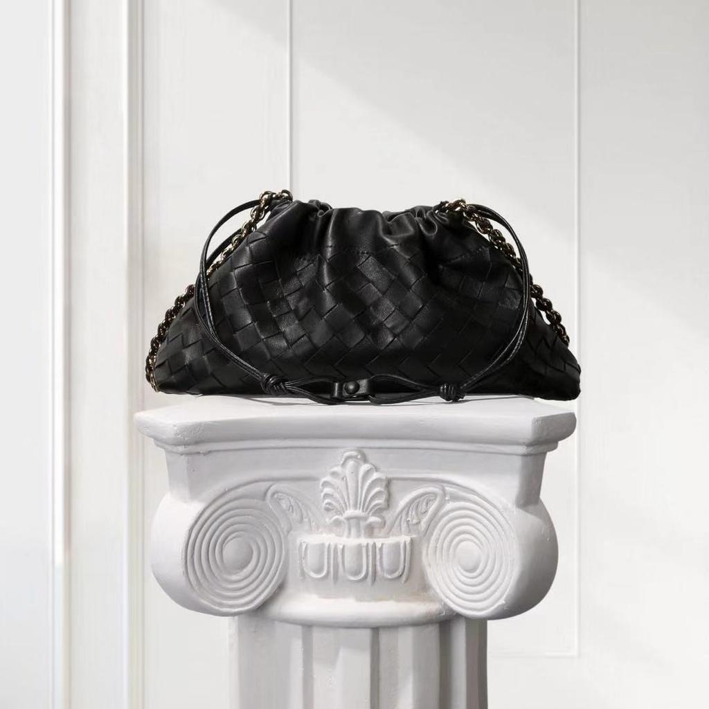 Autumn and winter new Dustbag cloud woven bag large capacity chain shoulder armpit bag small fragrant fashion women's bag