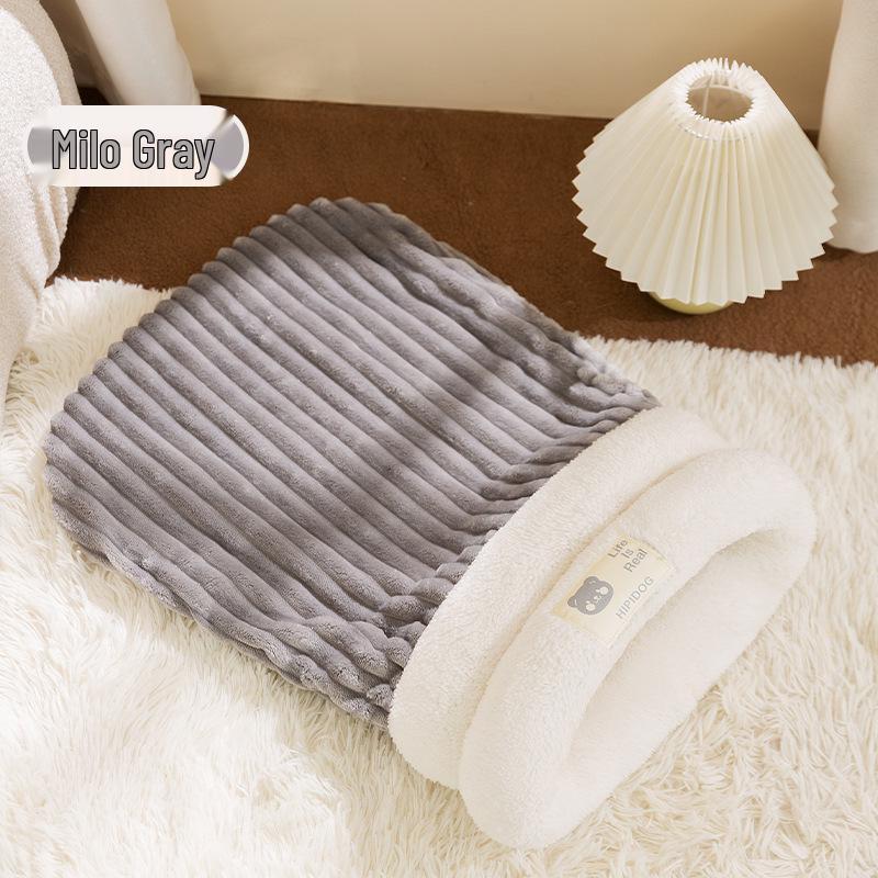 Przytulny śpiwór i łóżko dla kota: Ciepłe, zamknięte gniazdo zapewniające komfort zimą