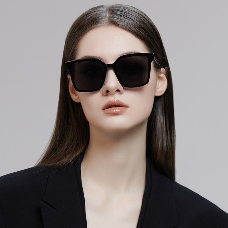 Women's Retro Square Acetate Sunglasses: Large Frame, High-End Feel, Face Slimming, Sunshade & Driving-Specific.