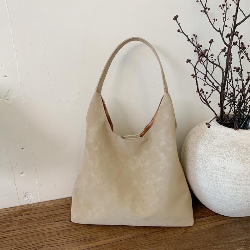 Large Capacity Commuter Tote Bag Women's 2025 New Trendy Autumn and Winter Fashion Versatile High Sense Going Out Shoulder Bag