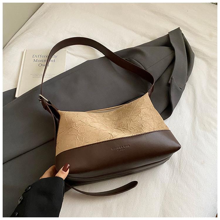 Large capacity dumpling bag women's winter new simple shoulder messenger bag student class commute small square bag