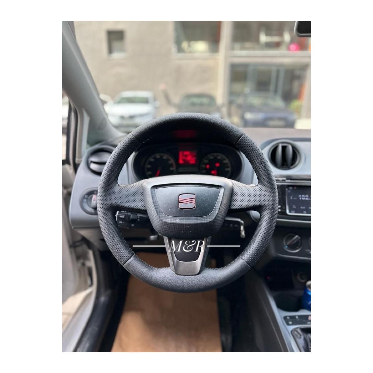 

Оригинальный кожаный чехол на руль Seat Ibiza с покрытием