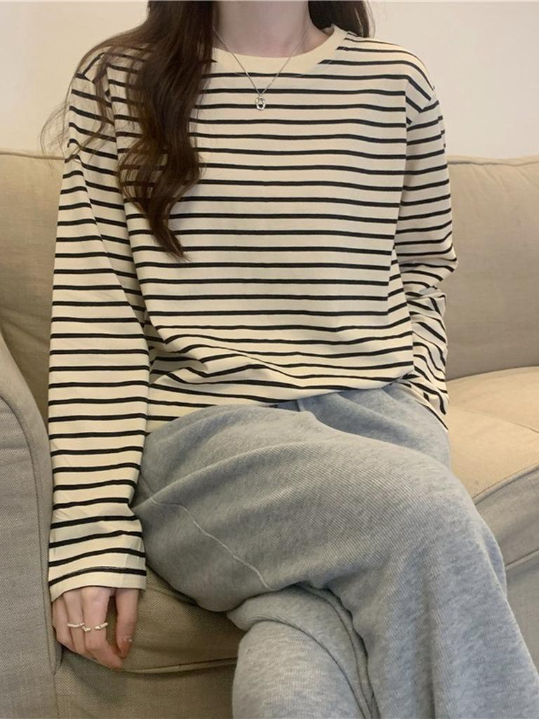 New Spring Style Loose Fit Slimming Versatile Black and White Striped Cami Top Thin Crew Neck Long Sleeve T-Shirt for Women