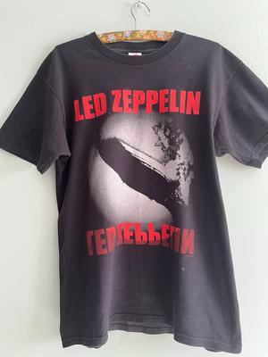 Zeldzaam Y2K Officieel Led Zeppelin T-shirt - Vintage Rock Verzamelaarsobject, Concert T-shirt, Geweldig Cadeau voor Zeppelin Fans