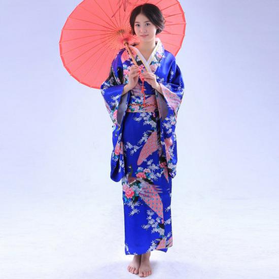 Kimono tradizionale giapponese da donna per cosplay, fotografia e performance scenica