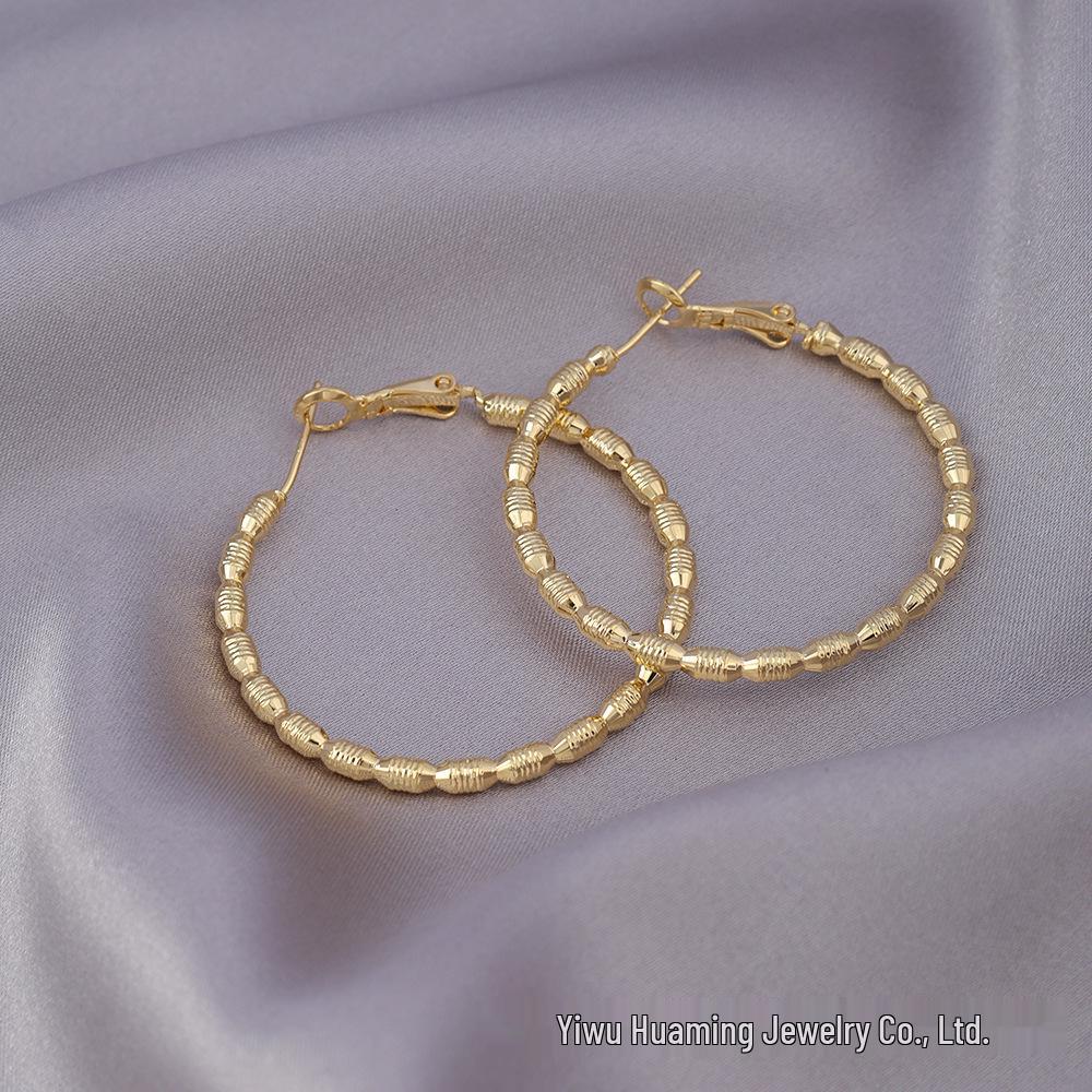 Hong Kong Style Vintage Minimalist Hoop Earrings for Round Face, 2025 Edition