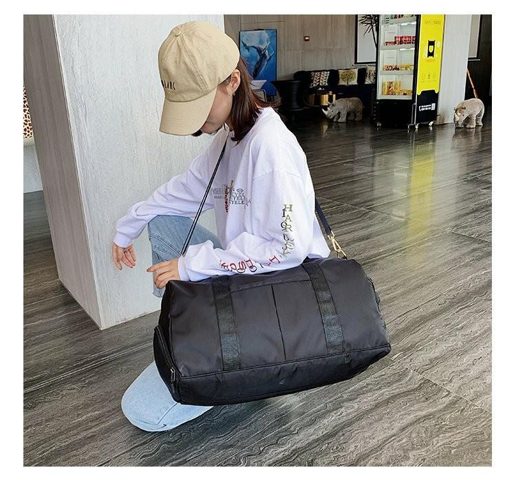 Women's Trendy Travel Bag: Large Capacity, Dry/Wet Separation, Trolley Handle Fit, Shoe Compartment, Perfect for Gym and Luggage.