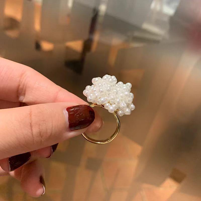 Dopamine Hydrangea Flower Ring for Women - Sweet Vacation Style, Fresh & Dazzling Beaded Design