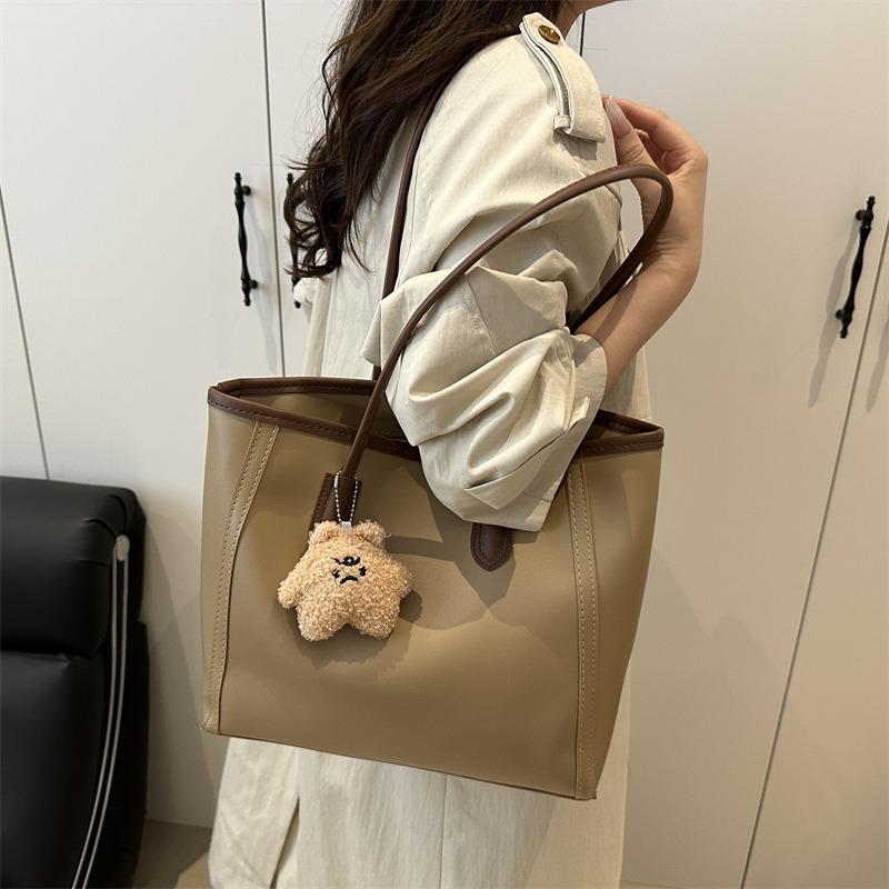 Atmospheric commuter texture handbag spring new versatile shoulder underarm bag temperament tote bag