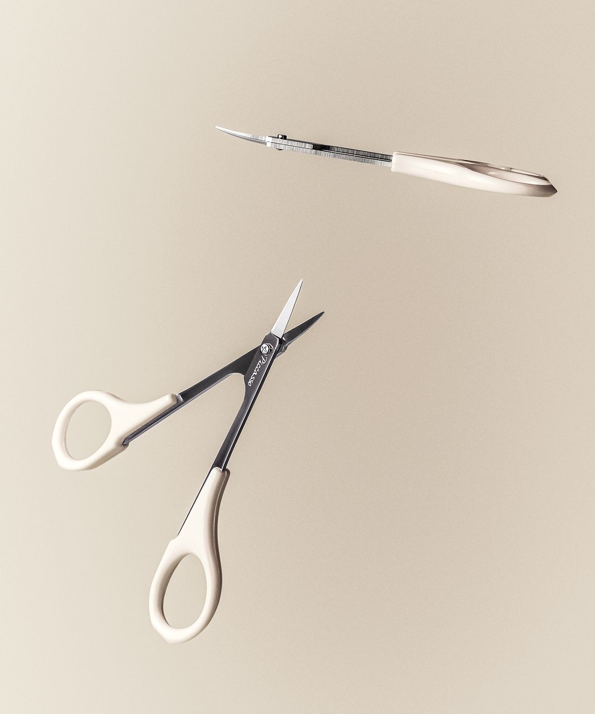 eyelash scissors
