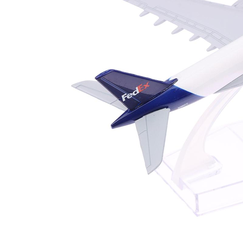 Scale 1:400 Fedex Airlines Boeing Aircraft Model - Ideal Addition To Any Diecast Aircraft Collection