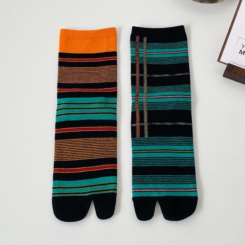 Chaussettes colorées jacquard à deux orteils pour femmes Coton peigné Douces Respirantes Chaussettes à orteils séparés Drôles Chics Plantes Léopard Rayées Chaussettes Tabi