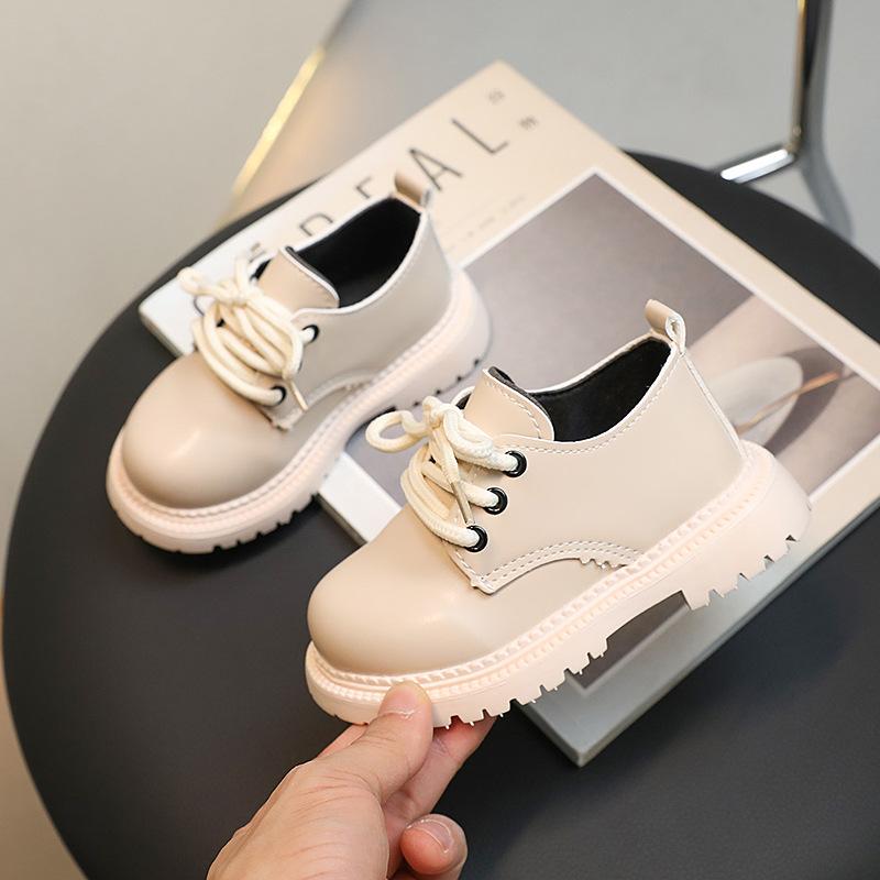 2024 Mädchenschulschuhe für Uniform Großbritannien Jungen Mode Schnürschuhe Kindermode Lässige Slipper Rundzehen Rutschfeste Kinderschuhe