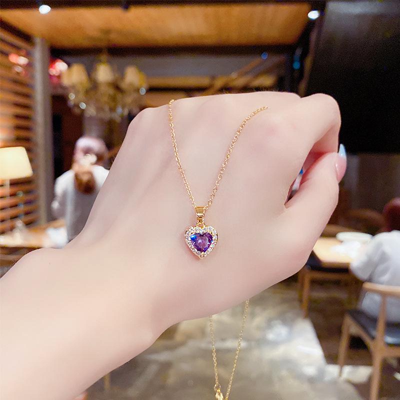 Elegant Pearl Necklace: Fashionable, Lightweight, Non-Fading Titanium Steel Clavicle Chain for Women