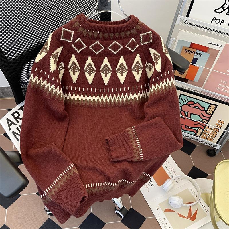 Nordic Faroe Islands Red Wool Sweater for Men & Women - Trendy Autumn/Winter Knitwear & Christmas Couple Style