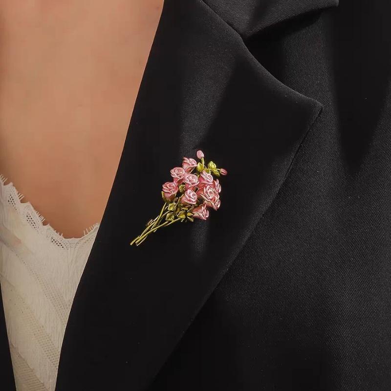 Creative Give You A Bouquet Of Rose Brooches Beautiful Bouquet Pink Enamel Pins Party Office Brooch Pins Gifts For Women Girls