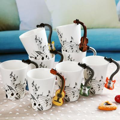 240 ml Kreative Musik-Keramiktasse im Gitarren- und Violinenstil, süße Kaffee-, Tee- und Milchstabbecher und -tassen mit Henkel, originelle Geschenke