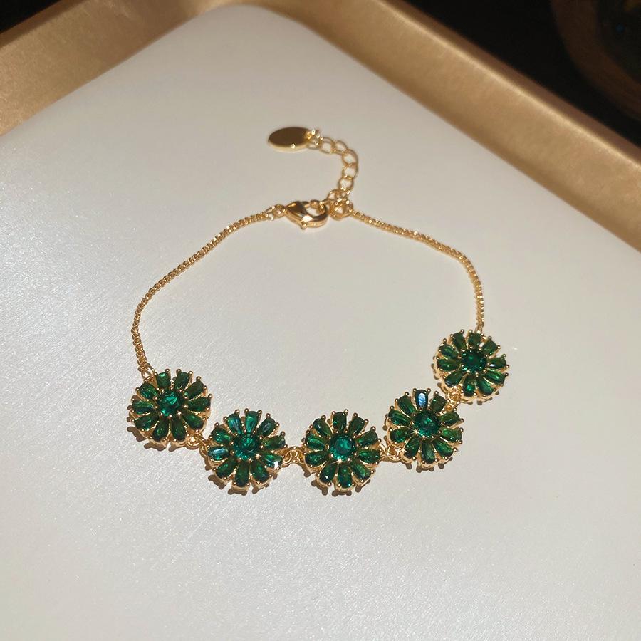 18k Gold Plated Retro Zircon Floral Bracelet – Elegant, Fashionable Hand Jewelry for Women