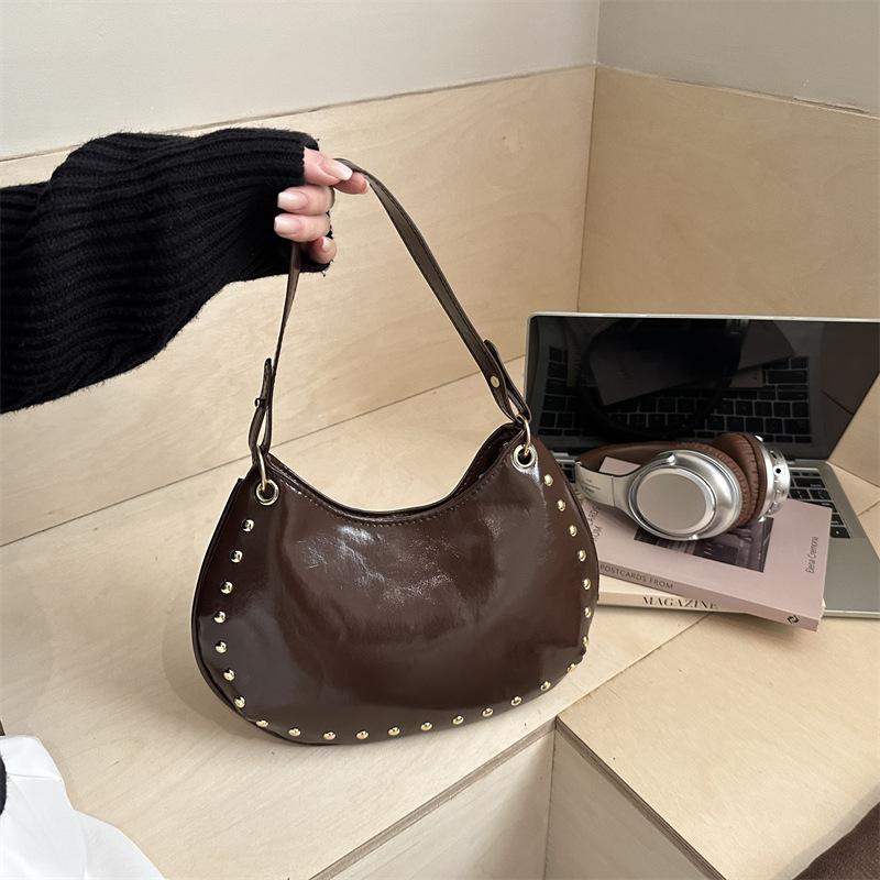Dames Casual Klinknagel Ontwerp Onderarmtas Veelzijdige Enkele Schouder Crossbody Handtas
