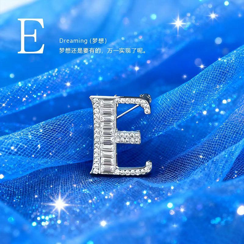 26 English Alphabet Brooches, Men'S And Women'S Suits, Collar Pins, Creative Brooches, Rhinestones, Crystal Anti-Light Pins