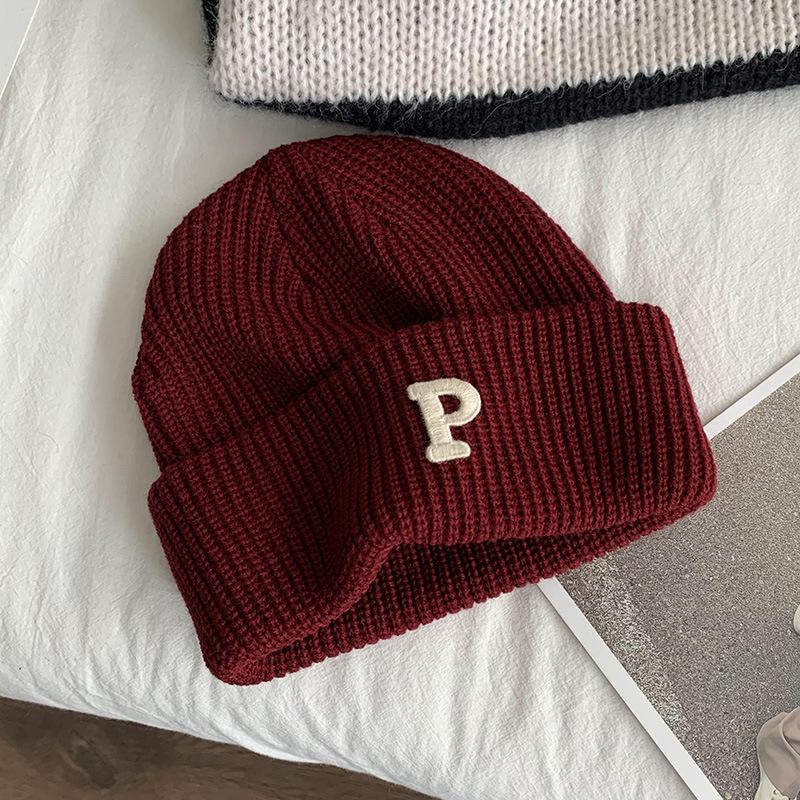 White plum color embroidery P letter knitted wool hat autumn and winter warm cold hat with ins fashion single item multi-color