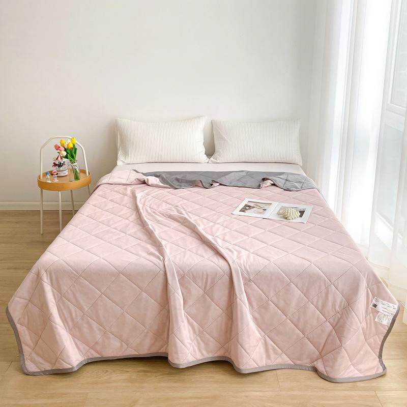 Cooling Ice Silk Summer Quilt - Lightweight, Washable, Solid Color for Single/Double Beds