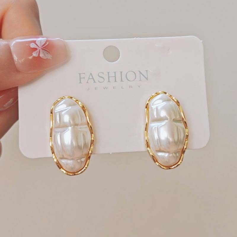 Korean White Imitation Pearl Flower Stud Earrings for Women Elegant Sweet  Floral Temperament Earrings Wedding Jewelry Gift