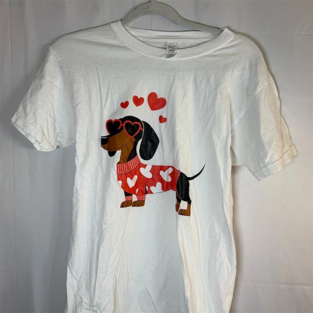 M&O Gold T-Shirt Unisex Size S White Graphic Dachshund Hearts Valentine S
