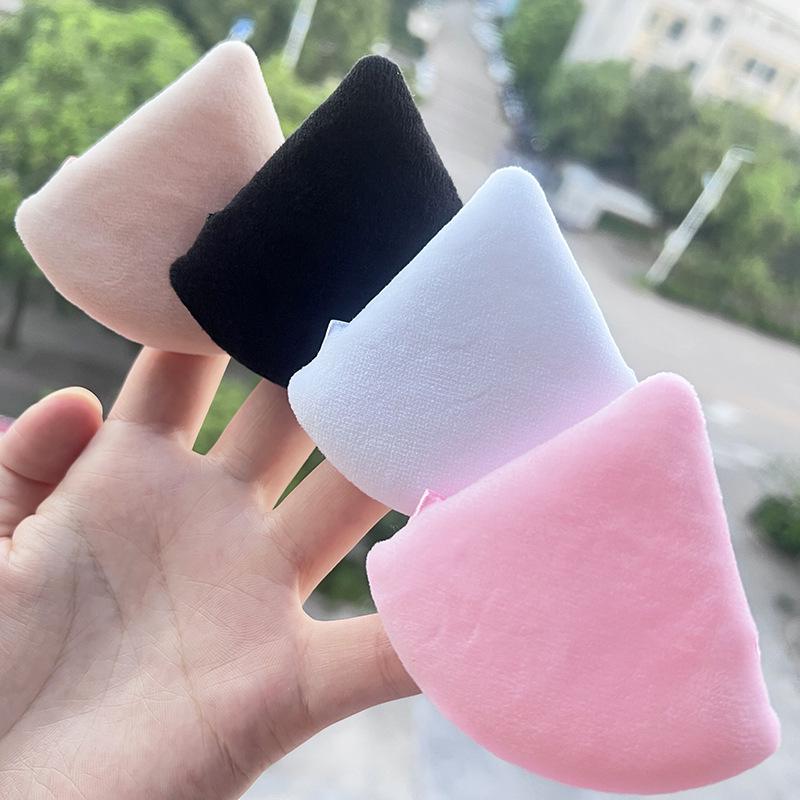 Velký trojúhelníkový sametový pudrový aplikátor na make-up - Super měkký, houbička na sypký pudr, V balení vějířovitá houbička
