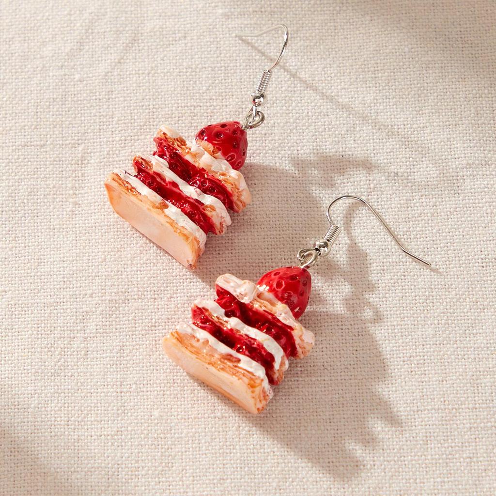 Sweet Strawberry Cake Earrings Food Shaped Drop Earring Stylish Ear Pendants for Women Girls Fashionable Ears Jewelry