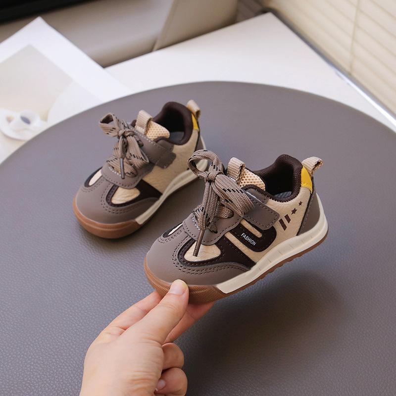 Baby toddler shoes 1-3 years old half soft sole baby shoes spring and autumn new non-slip boys sports shoes children board shoes women 2
