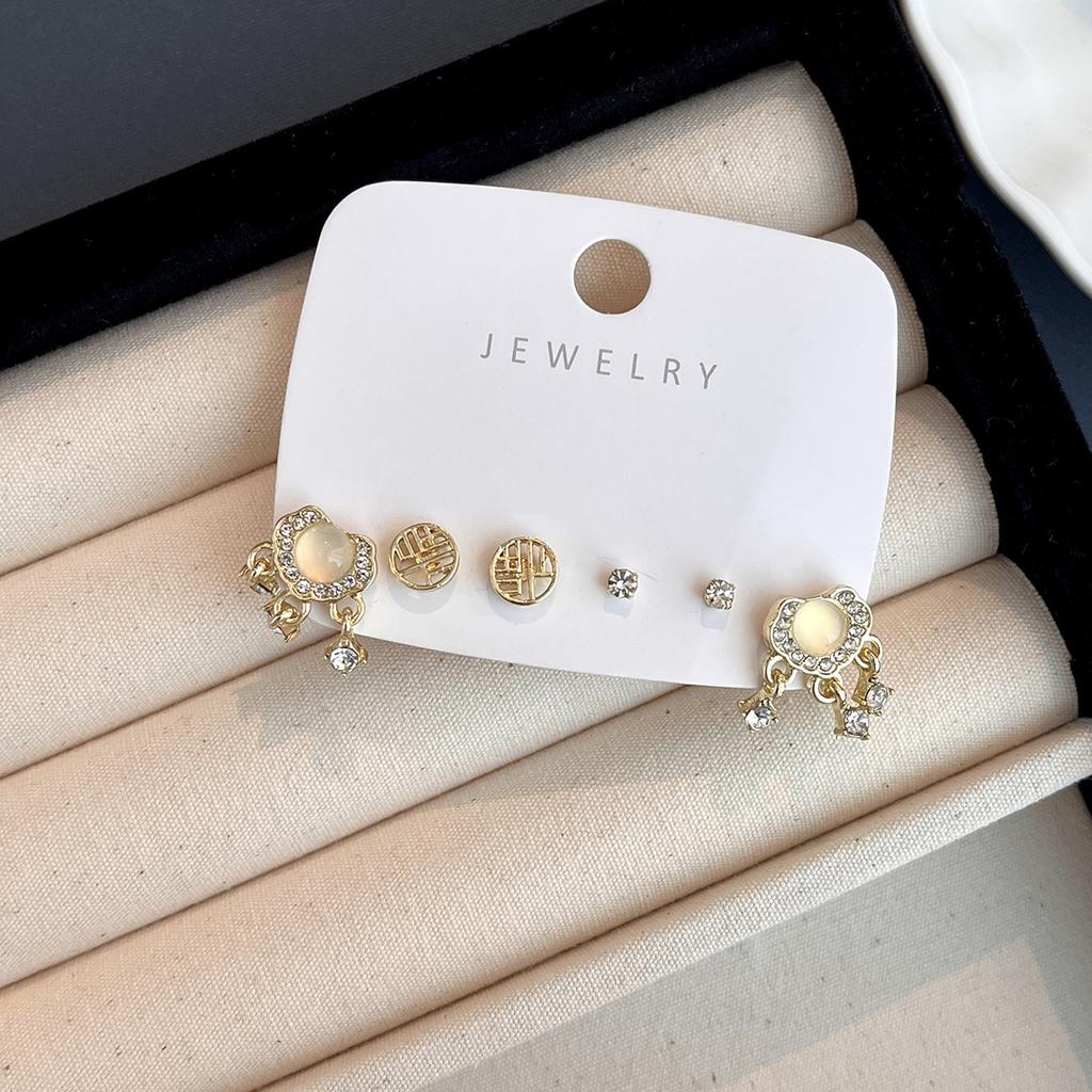 Earring Set, One Card And More Pairs Of Diamond-Encrusted Safety Lock, Lucky Studs, Exquisite Opal Earrings.