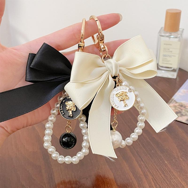 Fashion Big Bow Tie Key Chain Pearl Chain Women's Car Pendant Statement Tote Hanging Ornament Car Keychain Accessories